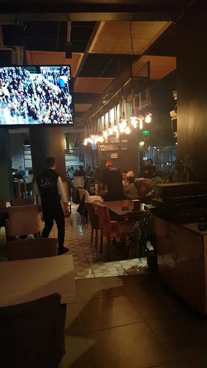 Tete Cafe Restaurant