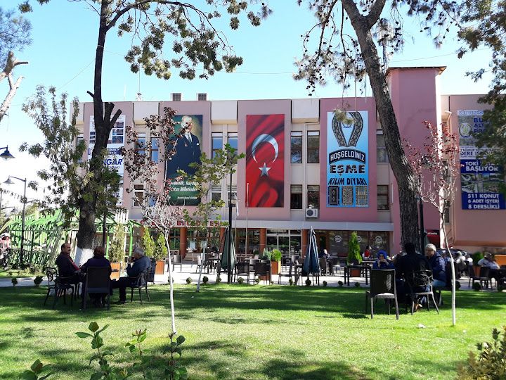 Esme Belediye Cay Bahcesi