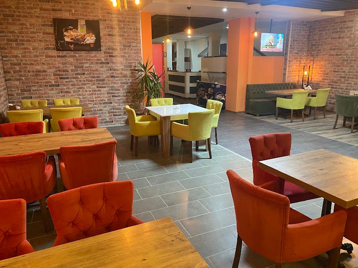 Riva Restaurant & Cafe