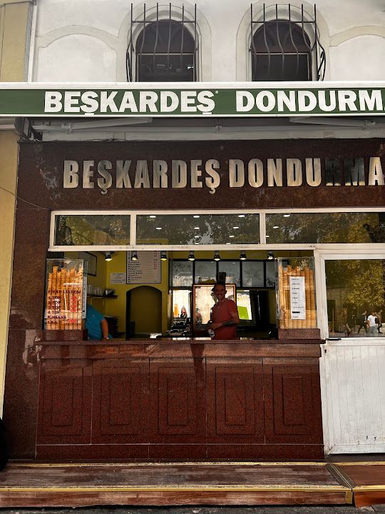Beskardesler Dondurma