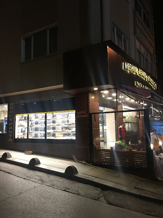 Meşhur Kemer Börek Ve Pasta Salonu