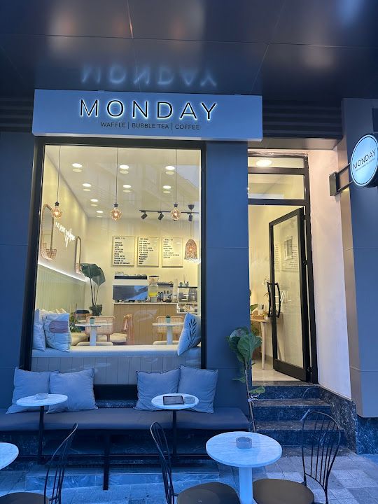Monday Cafe