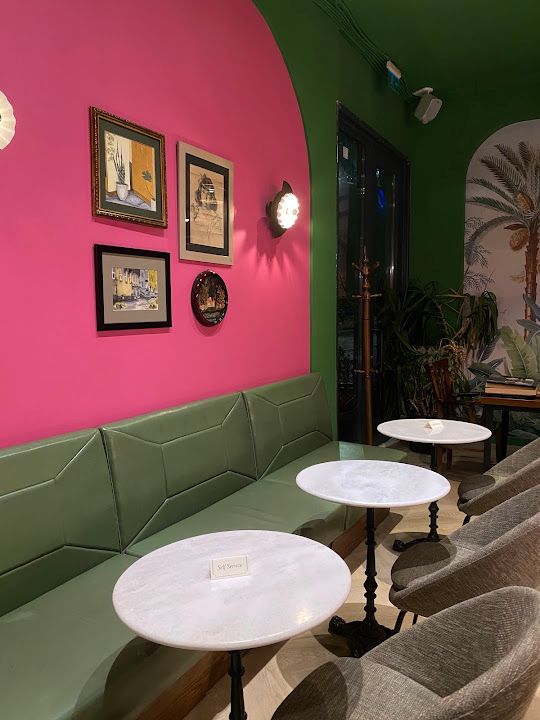 Moose Cafe & Lounge
