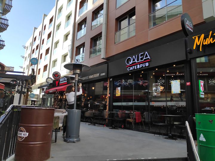 Qalea Cafe Pub
