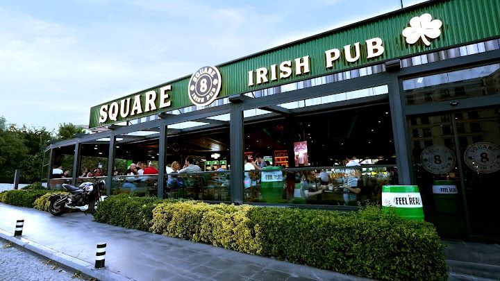 Square8 Pub