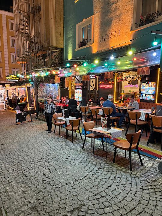 Azzurro Pub