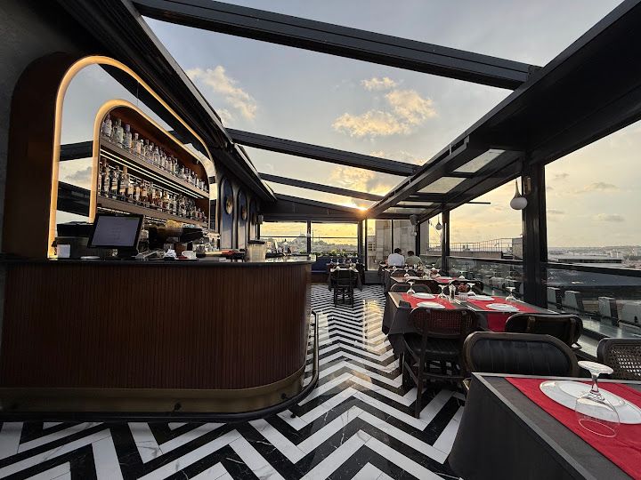 Glamour Rooftop Restaurant