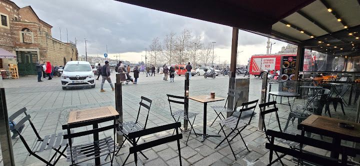 Kahve Dünyası - Eminönü
