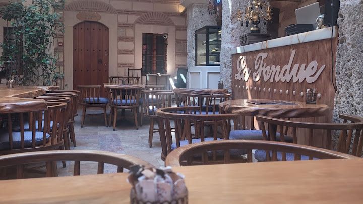 La Fondue Restaurant Cafe
