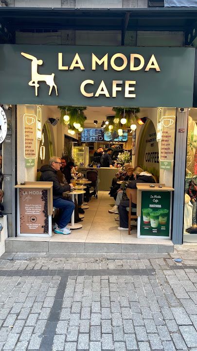 La Moda Cafe & Coffee