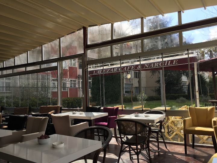 Lalezar Cafe, Restaurant