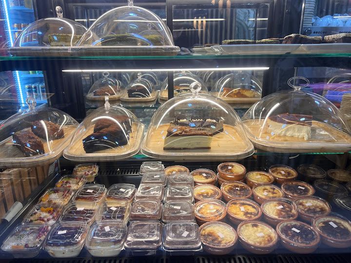 Louısıana Coffee & Food & Patisserie