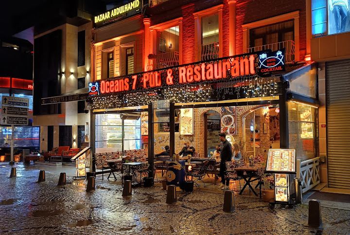 Oceans Cafe & Pub