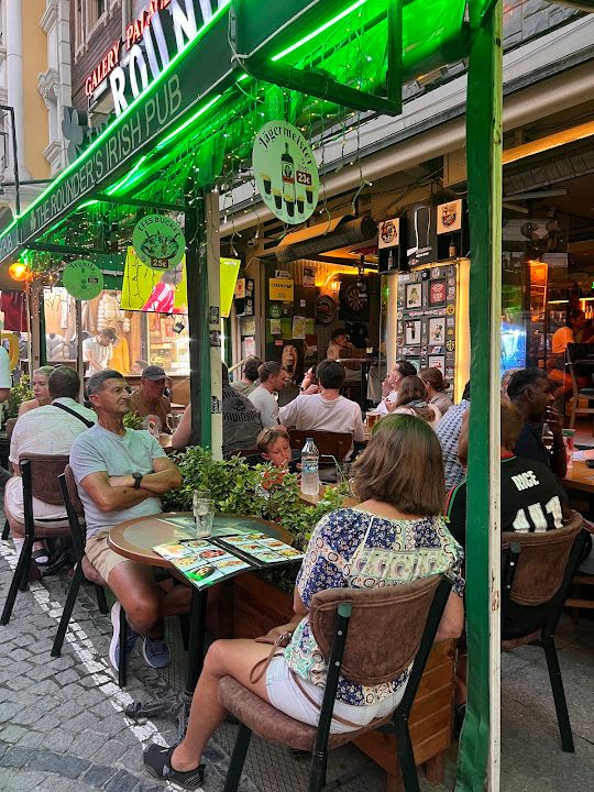 Rounders İrish Bar