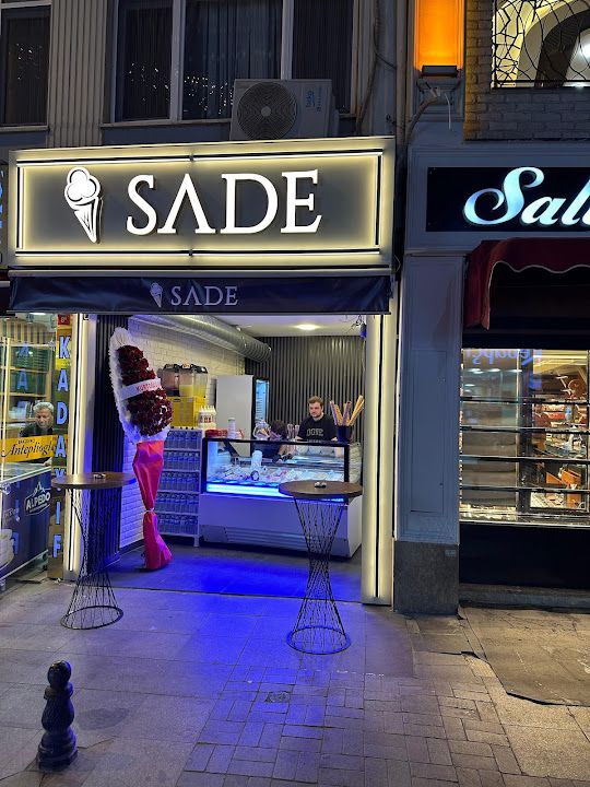 Sade Dondurma & Waffle
