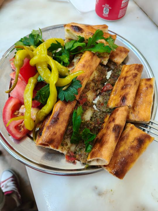 Tarihi Kardeşler Börek Pidecisi
