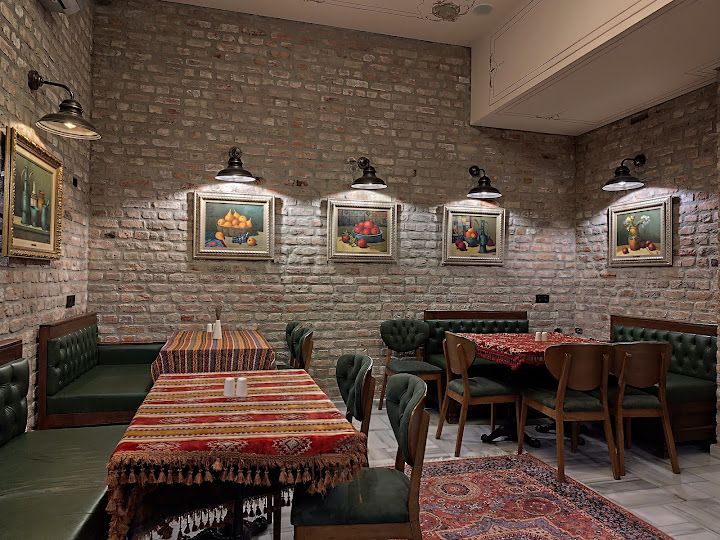 Violetta cafe restaurant