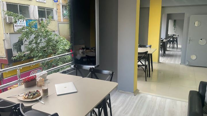 N'fes Waffle Cafe