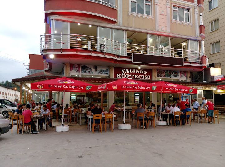 Yalıköy Köftecisi Burhan Ay