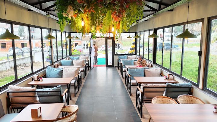 R&K LOUNGE CAFE
