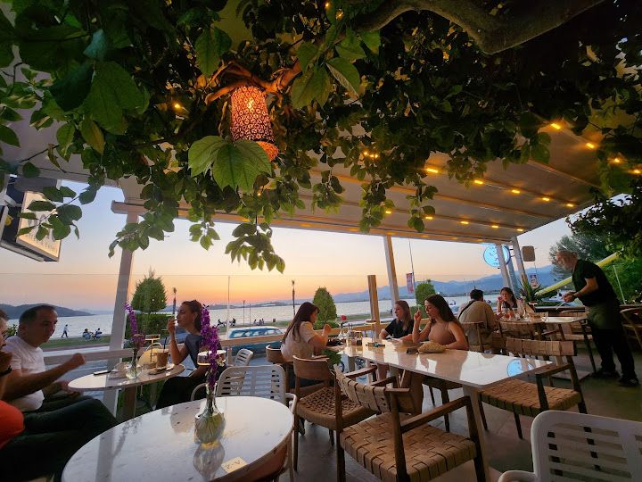 2MB Sole Coffee & Eatery