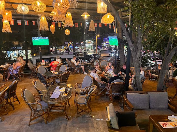 Alfresco Bar