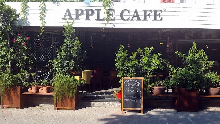 Apple Cafe