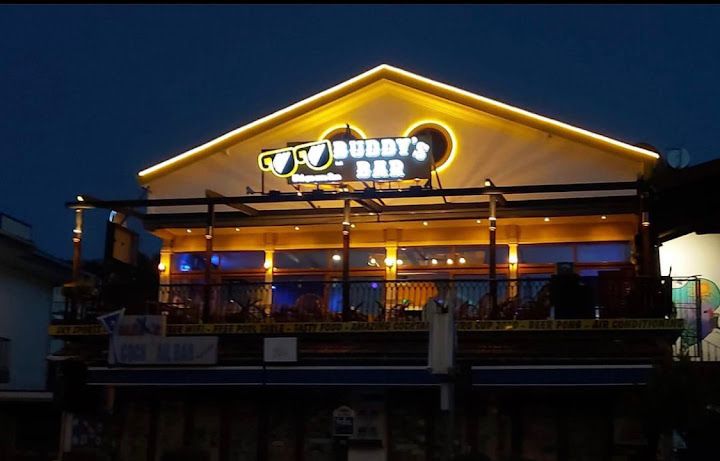 Buddy’s Bar