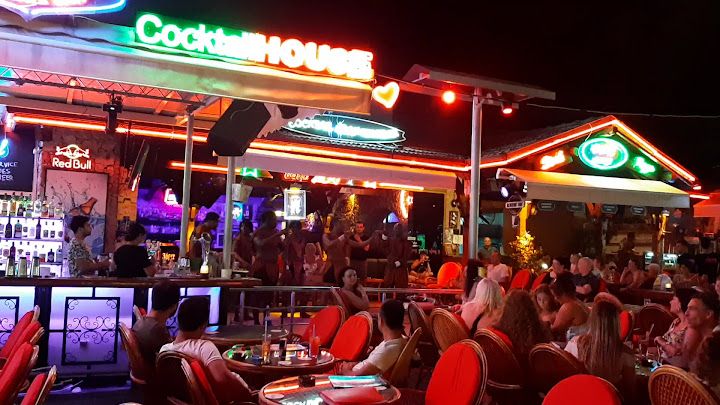 Cocktail Karaoke Dance Bar