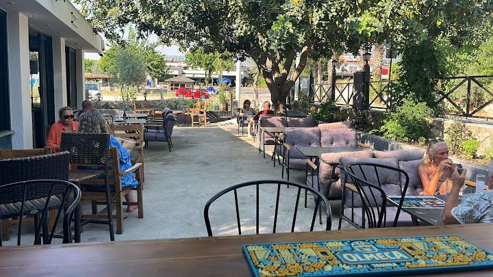 Elıxır Cocktaıl Garden Bar