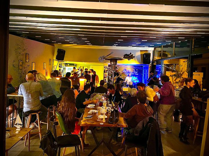 İlker Bar Unplugged Stage