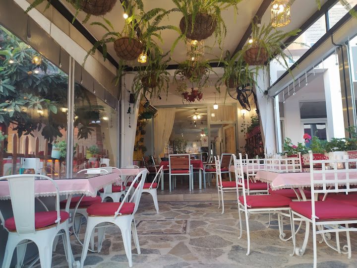 Kahve Altı Geleneksel Türk Yemekleri ~ Restoran & Kafe