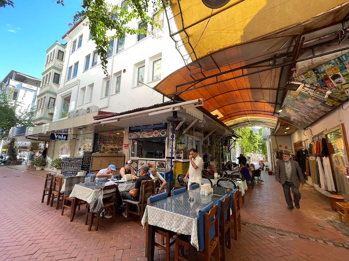 Mavi Boncuk Döner Kebap Salonu