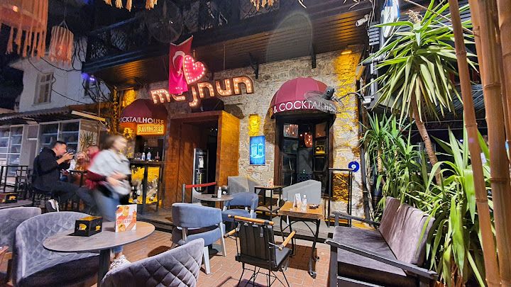 Mejnun Club