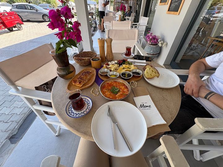 Monz Artisan Bakery