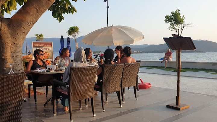 Motif Restaurant And Eyna Hotel