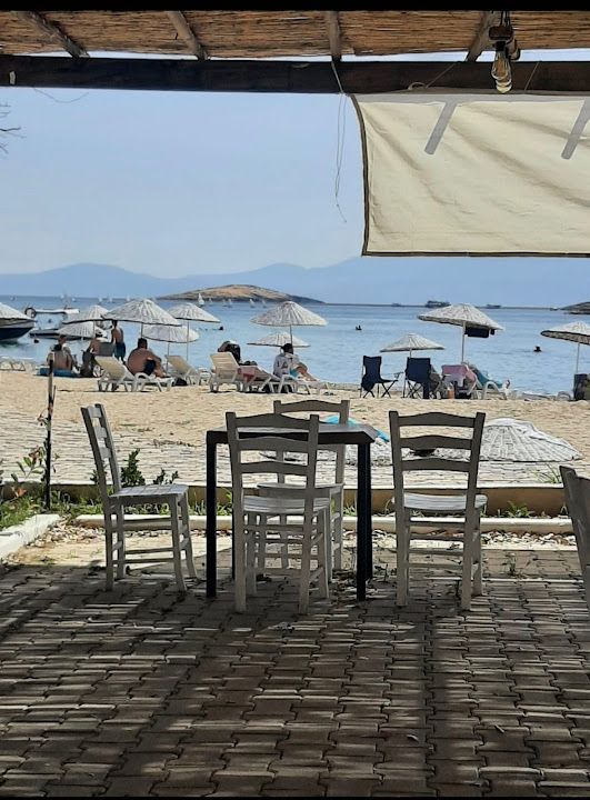 Beyaz Cafe Beach