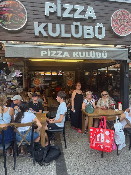 Foça Pizza Kulübü