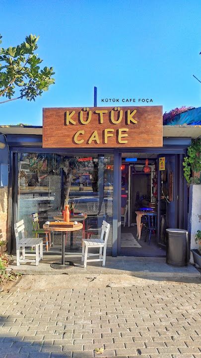 Kütük Cafe Foça