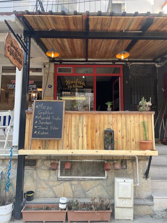 Yeni foça çiğ köftecisi