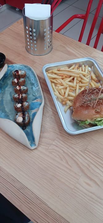 Lesfour Food&bites