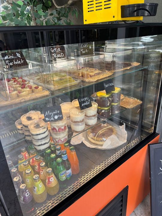 Ewa Coffee & Patisserie