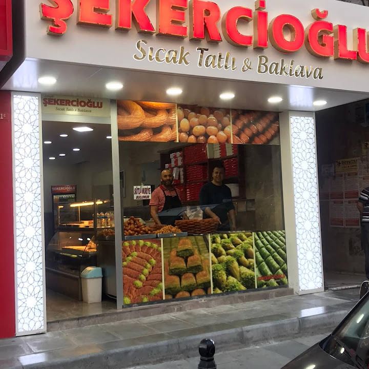 Gaziantep'li Şekercioğlu Sıcak Tatlı Baklava