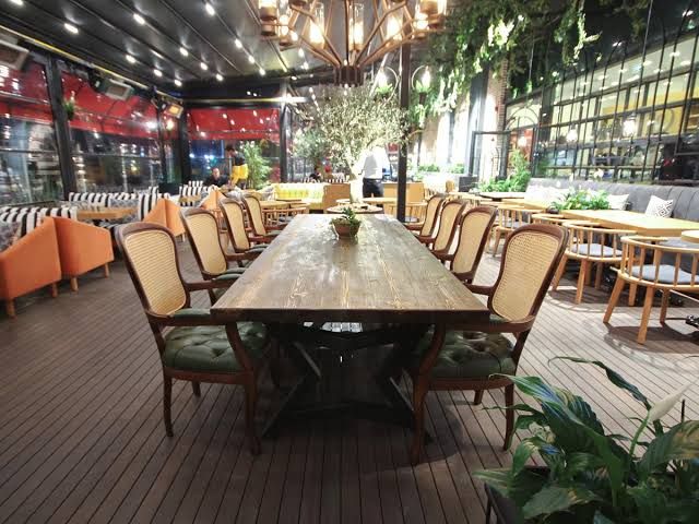 Chef's Corner Bistro Cafe