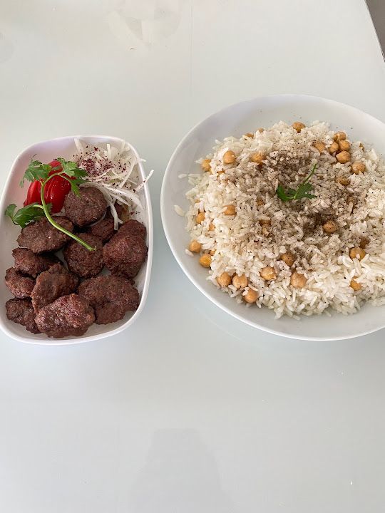 Nazlı Izgara Salonu Ve Üçgen Park