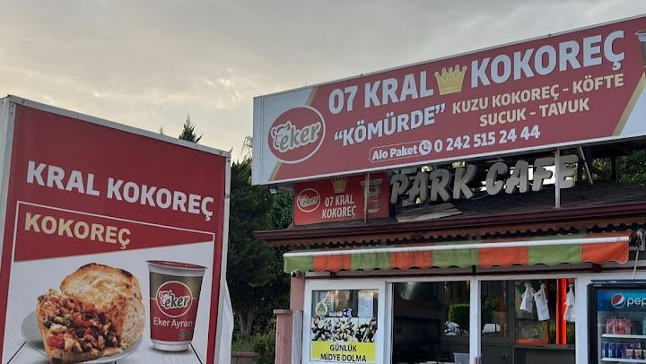 07 Kral Kokoreç & Park Cafe