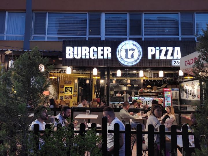 17 Burger Pizza