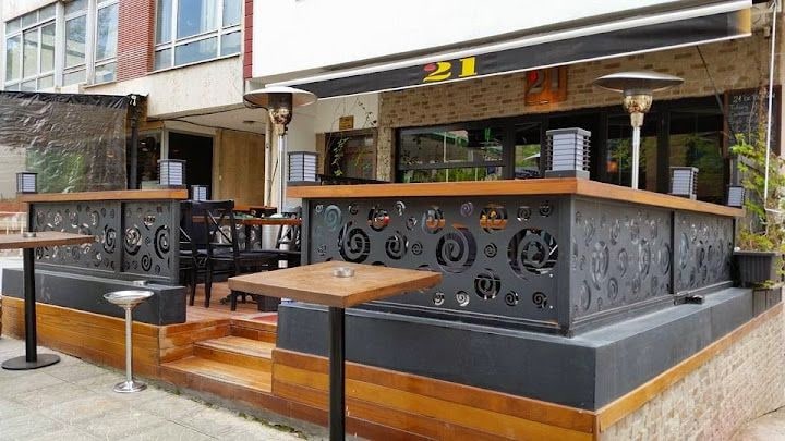 21 Bar