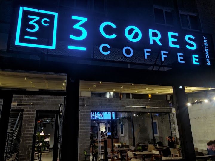3 Cores Coffee & Roastery Coffee Shop