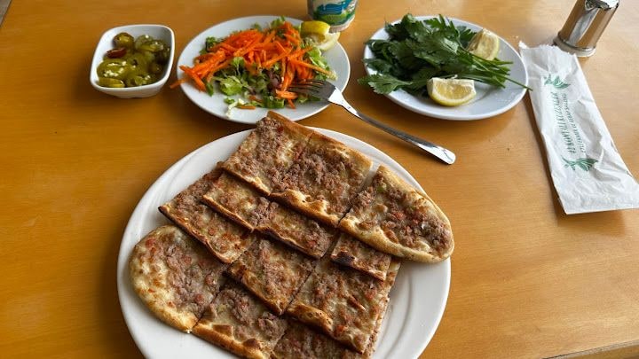 42 Konyalı Kuzenler Etli Ekmek Salonu